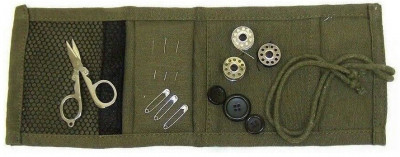 Швейный винтажный набор для ремонта одежды в полевых условиях Rothco Sewing Kit 1123, фото