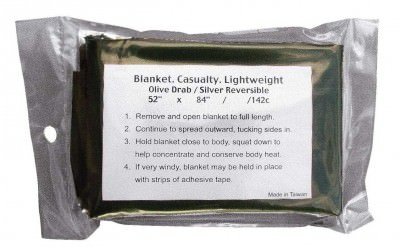 Оливковое спасательное двухстороннее термическое одеяло (покрывало) Rothco Lightweight Survival Blanket Olive Drab 9070, фото