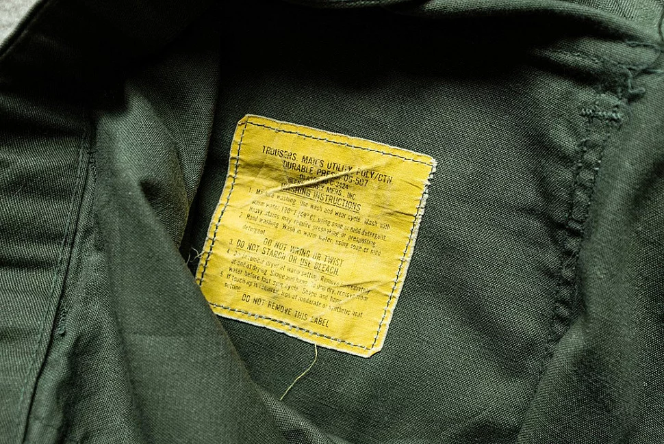 Желтая информационная бирка OG-507s. Изображение с помощью Saunders Militaria Желтая информационная бирка OG-507s. Изображение с помощью Saunders Militaria