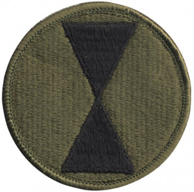 Оливковая нашивка 7-я Пехотная Дивизия «Песочные часы» Армии США 7th Infantry Division Patch 72136, фото